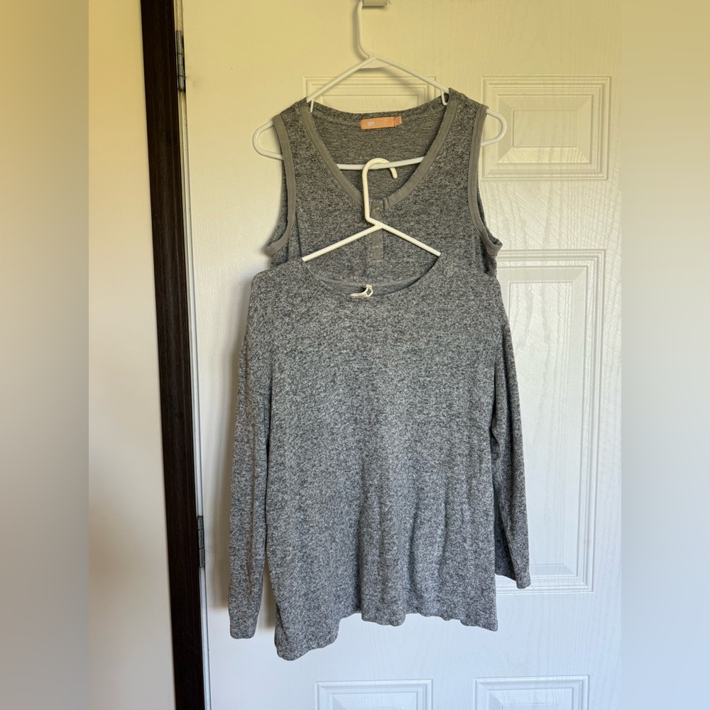 2 for $15 sale: La Cera 2 in 1 gray marled lounge tank and long sleeve overshirt